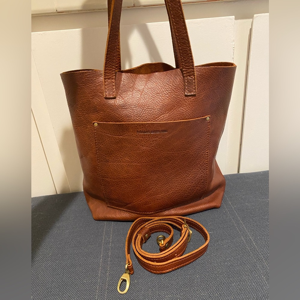 EUC Portland Leather Goods Full Size Crossbody in Nutmeg